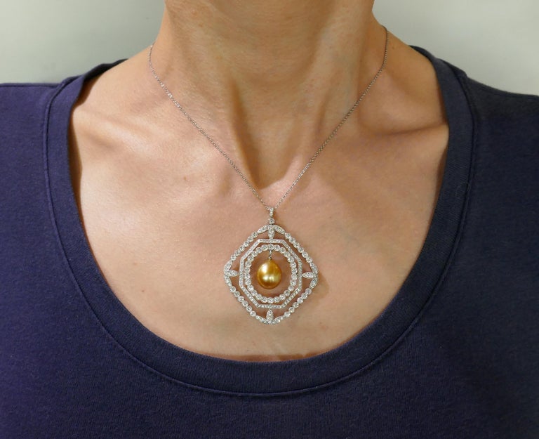 Tiffany and Co. Pearl Diamond Platinum Pendant Necklace For Sale at 1stDibs