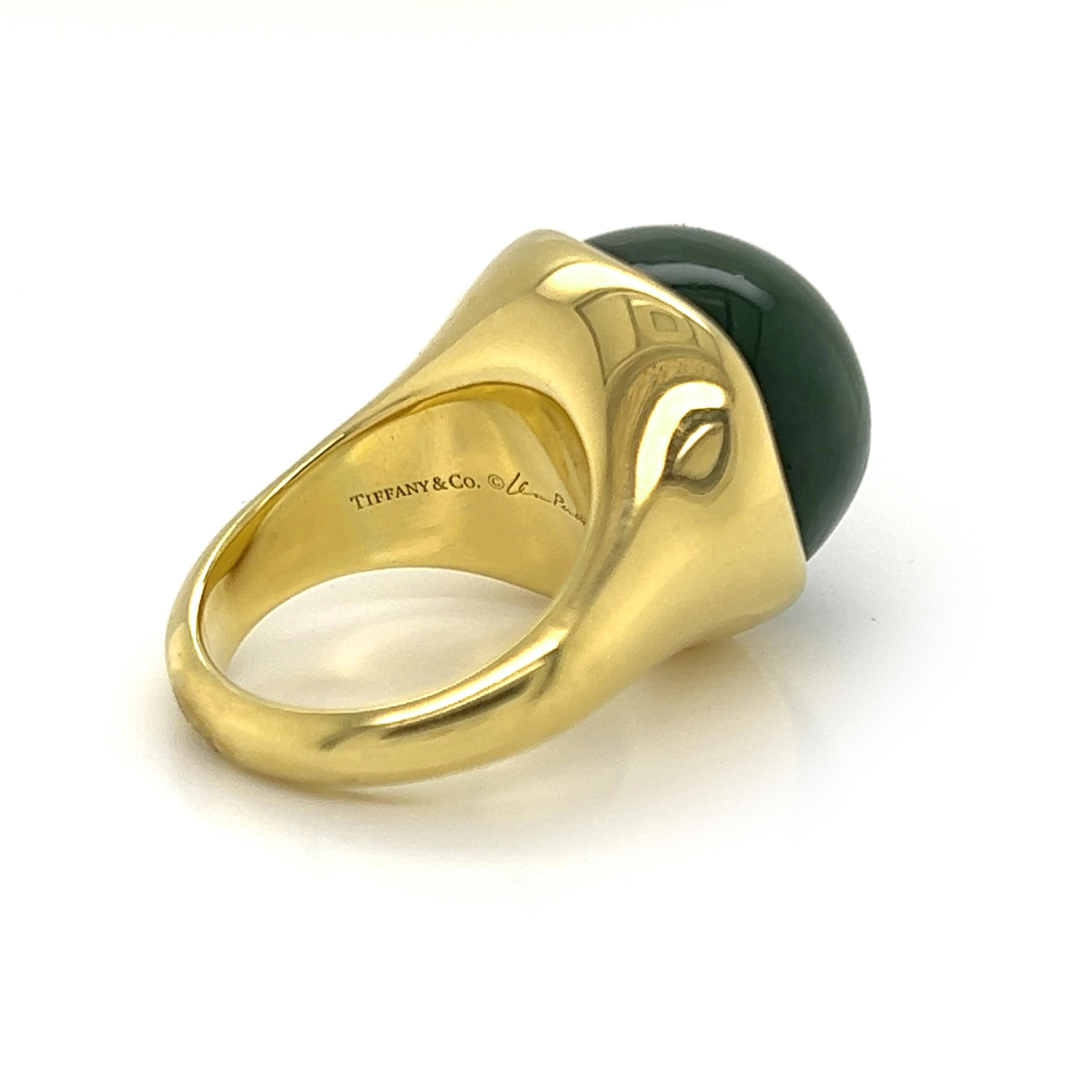 Tiffany & Co. Peretti Cabochon Green Jade 18k Yellow Gold Ring - Size 7 For Sale 3
