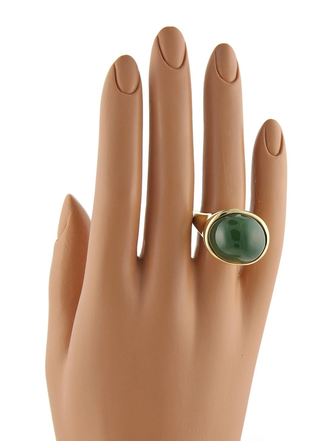 Modern Tiffany & Co. Peretti Cabochon Green Jade 18k Yellow Gold Ring For Sale