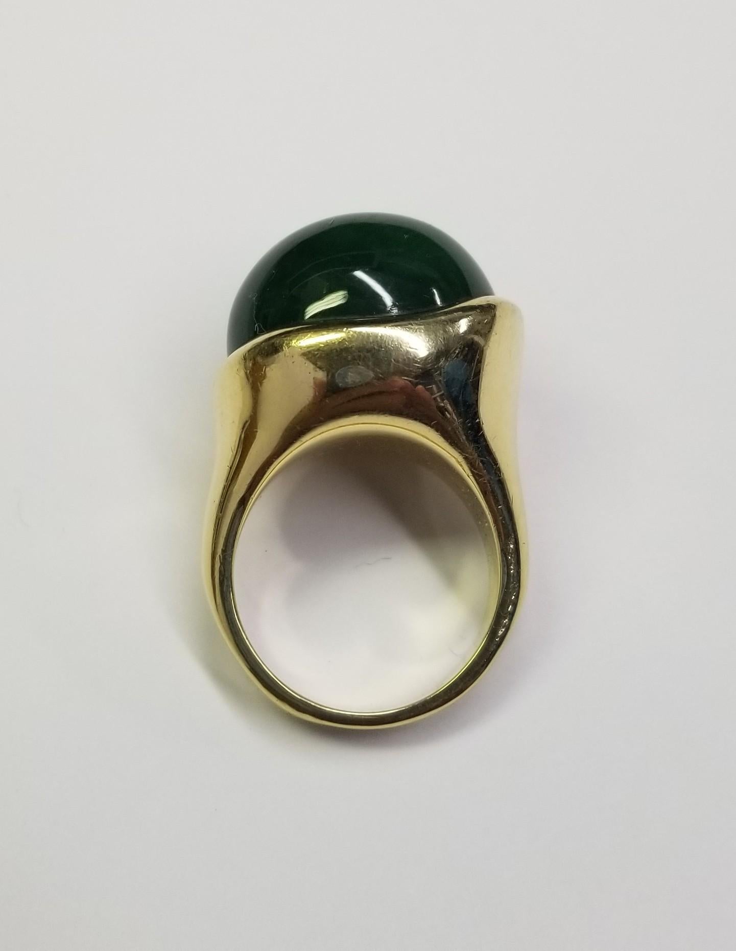 Tiffany & Co. Anillo Peretti Cabujón Jade Verde Oro Amarillo 18k Talla 7 Corte oval en venta