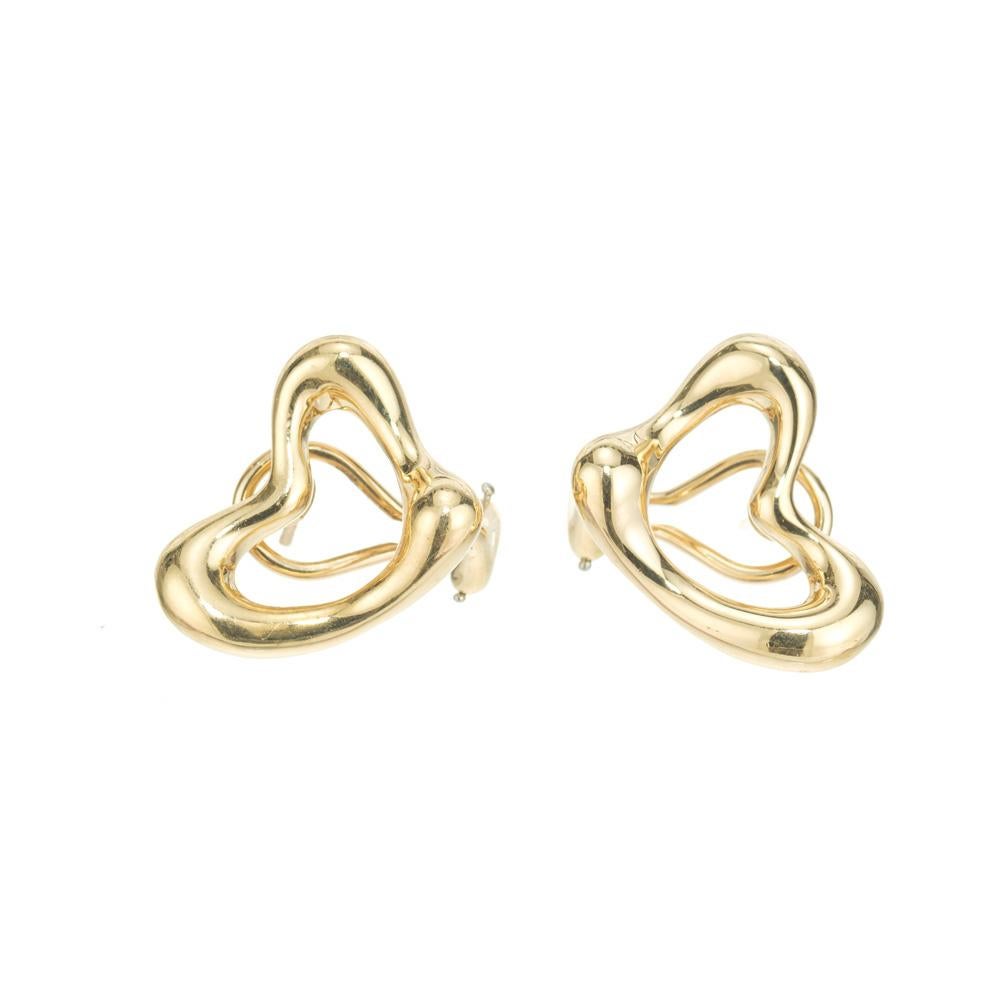 Tiffany & Co Peretti Yellow Gold Heart Post Earrings In Good Condition For Sale In Stamford, CT