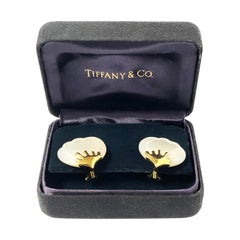 Tiffany & Co. Blütenblatt-, Gold- und Perlmutt-Ohrringe