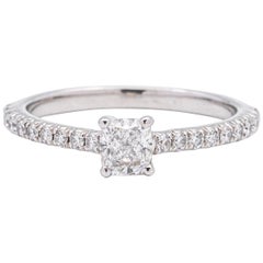 Tiffany & Co. Petite "Novo" Cushion Ring mit insgesamt 0::50 Karat. D SI1 Zentrum