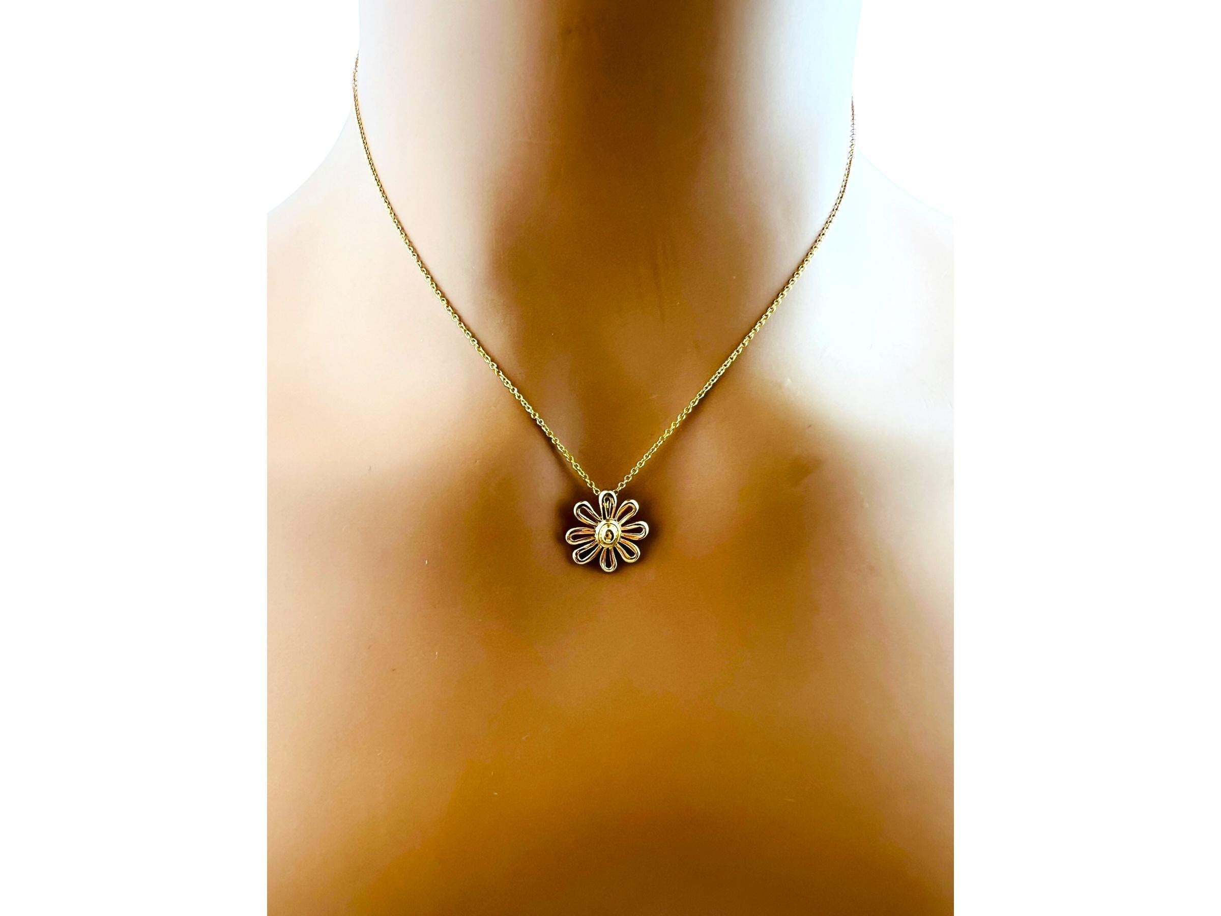 Women's Tiffany & Co. Picasso 18K Yellow Gold Daisy Flower Pendant Necklace #15444