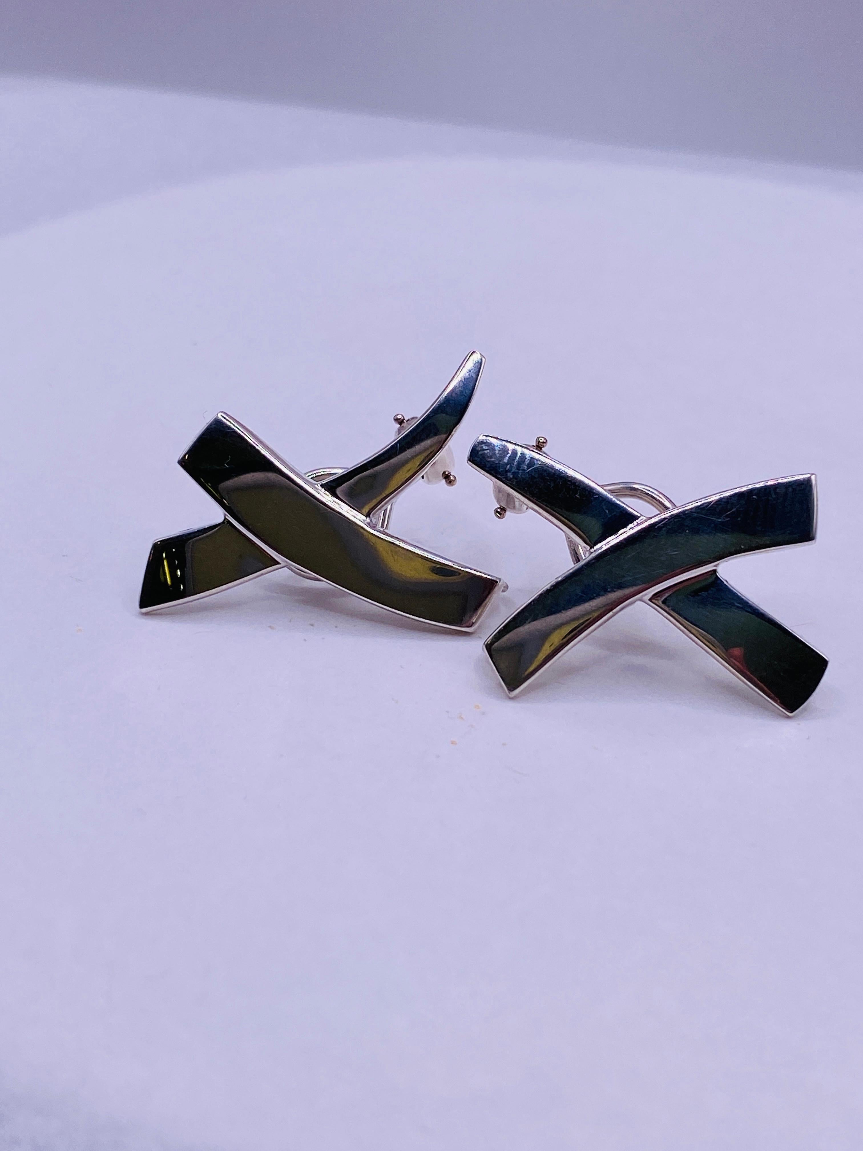Tiffany & Co sterling silver Paloma Picasso Graffiti X post earrings. 22 x 25 mm. MSRP 350