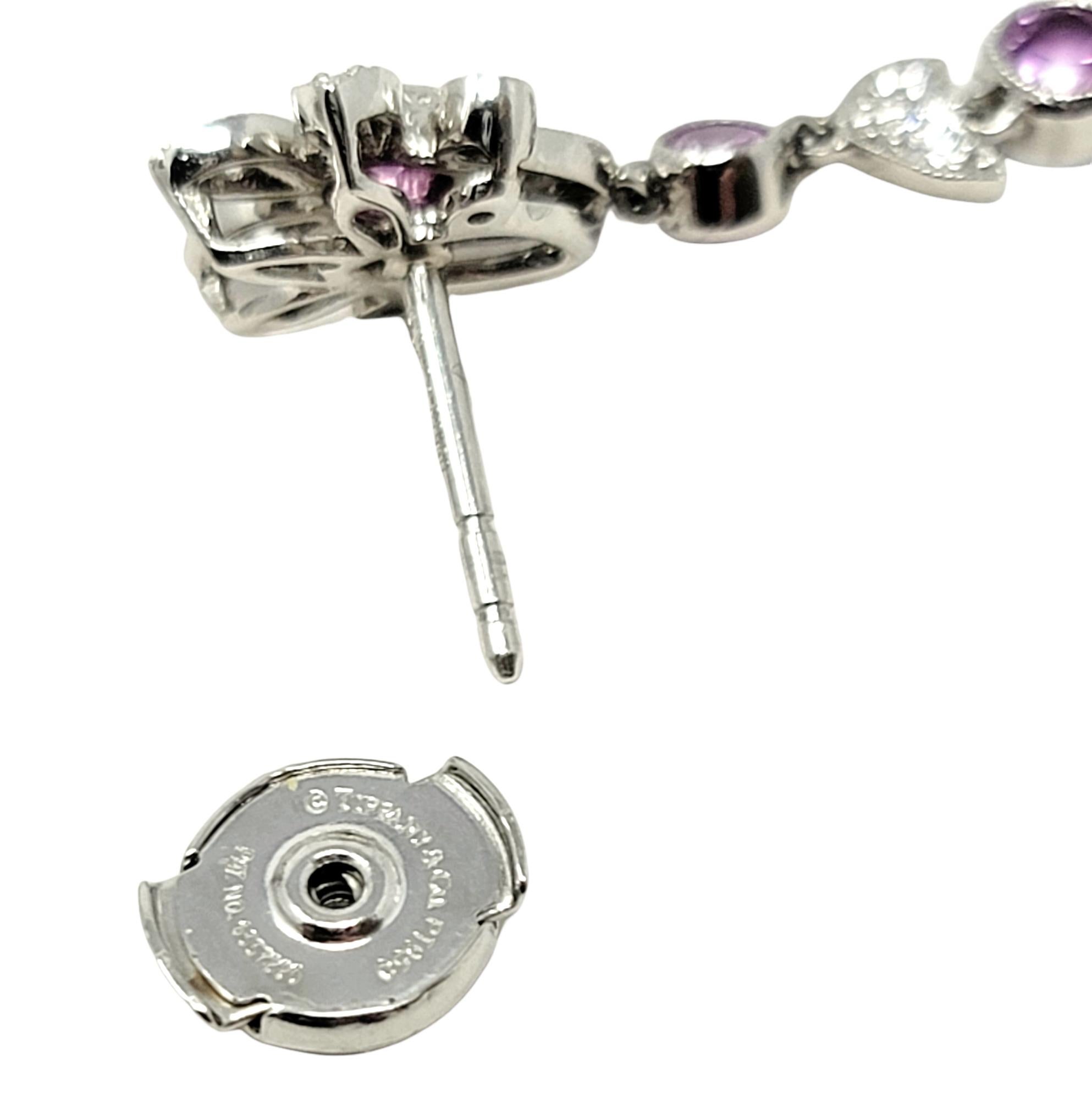 Tiffany & Co. Boucles d'oreilles pendantes en platine percées de saphirs roses et de diamants en forme de fleurs en vente 2