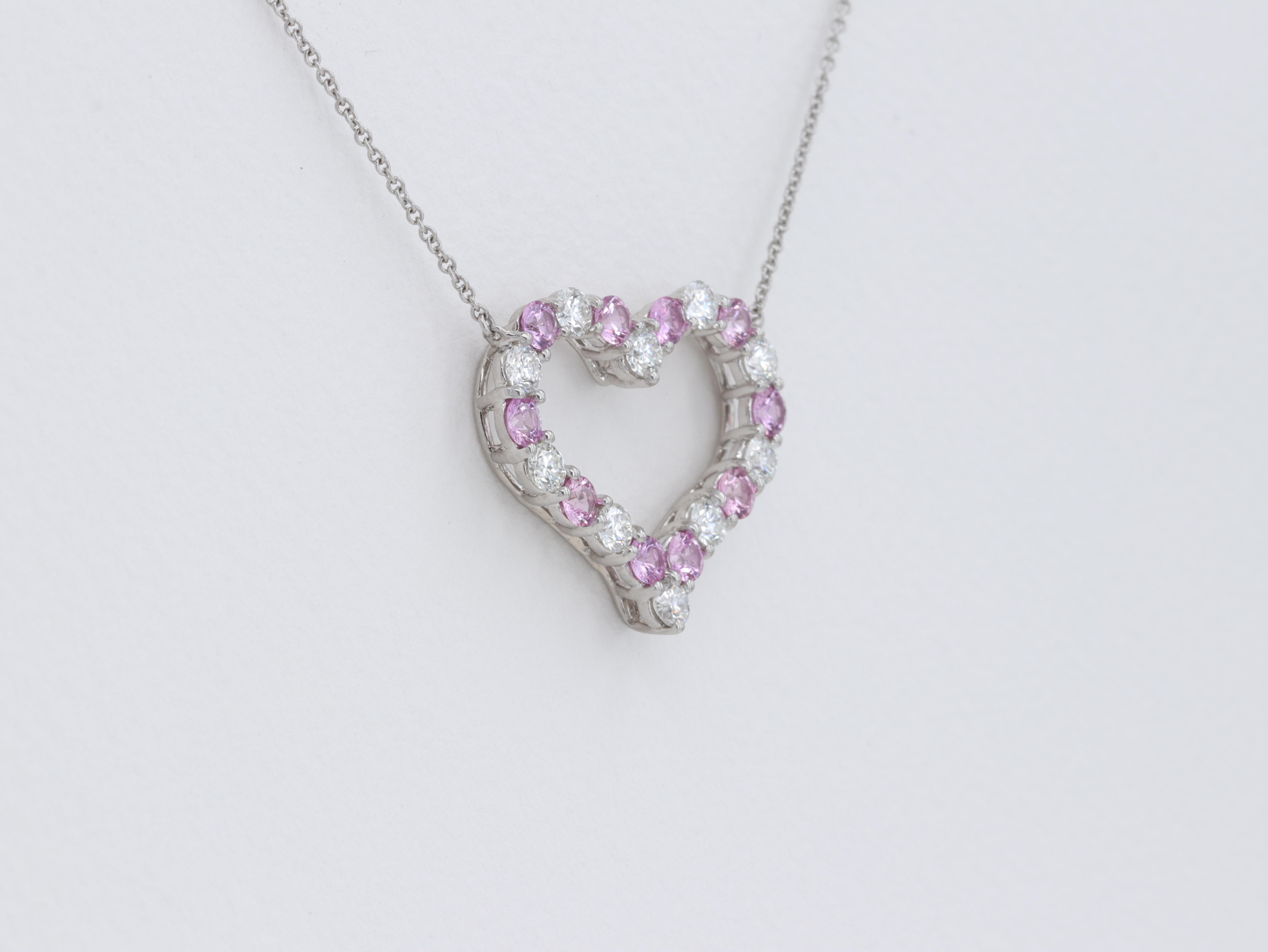 Moderne Tiffany & Co. Collier pendentif grand cœur en platine, saphir rose et diamants en vente