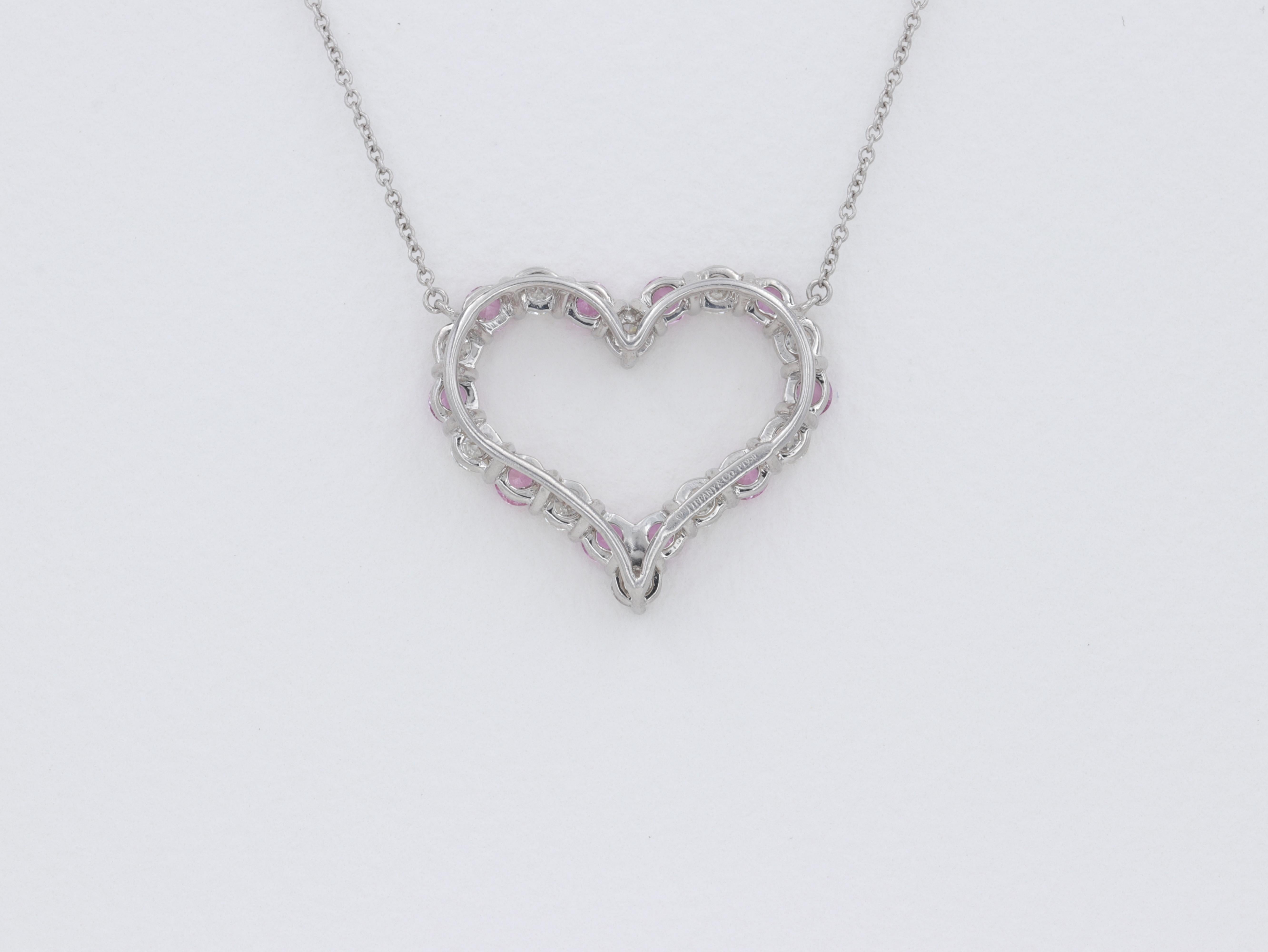 Taille ronde Tiffany & Co. Collier pendentif grand cœur en platine, saphir rose et diamants en vente