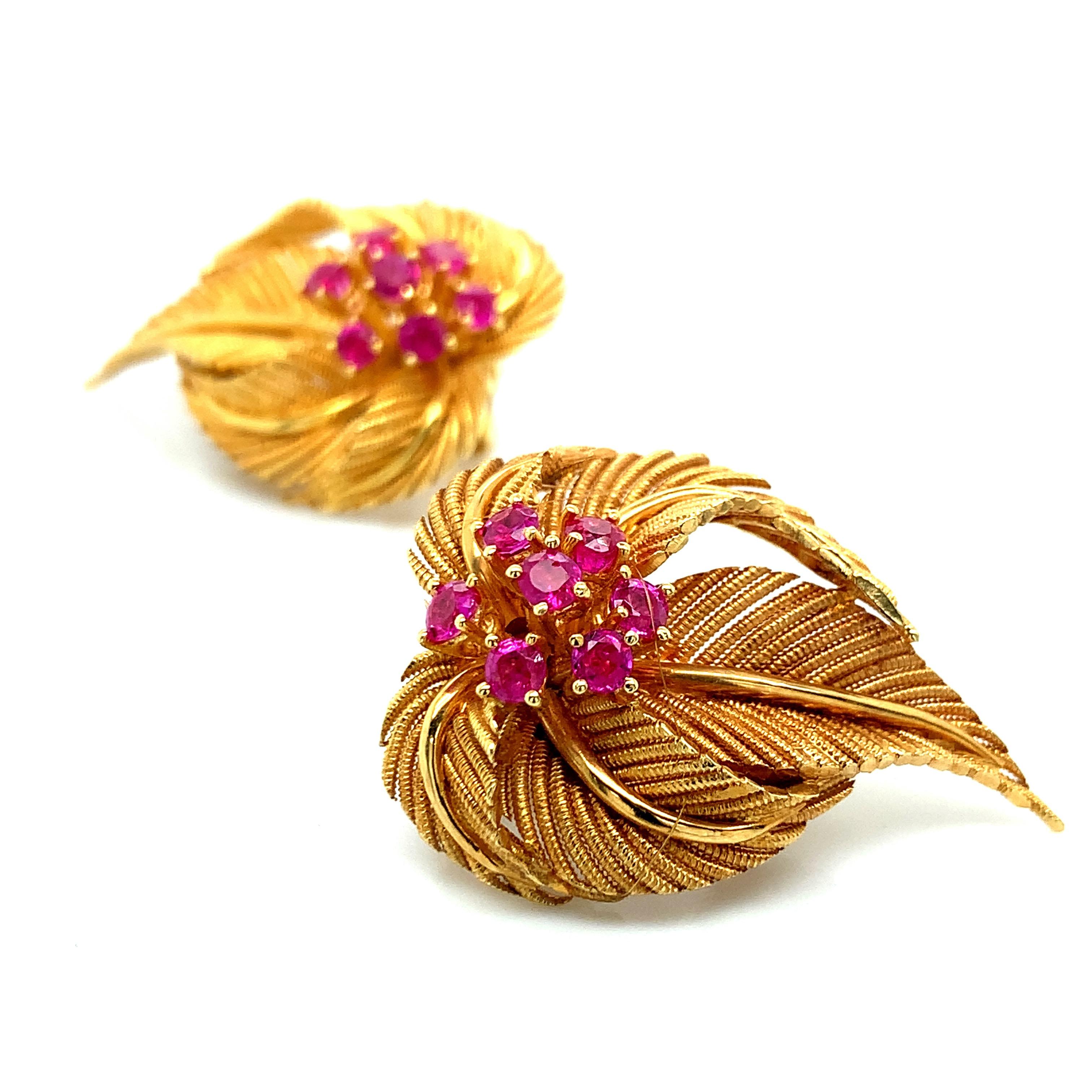 Tiffany & Co. Pink Sapphires Gold Ear Clips In Excellent Condition For Sale In New York, NY