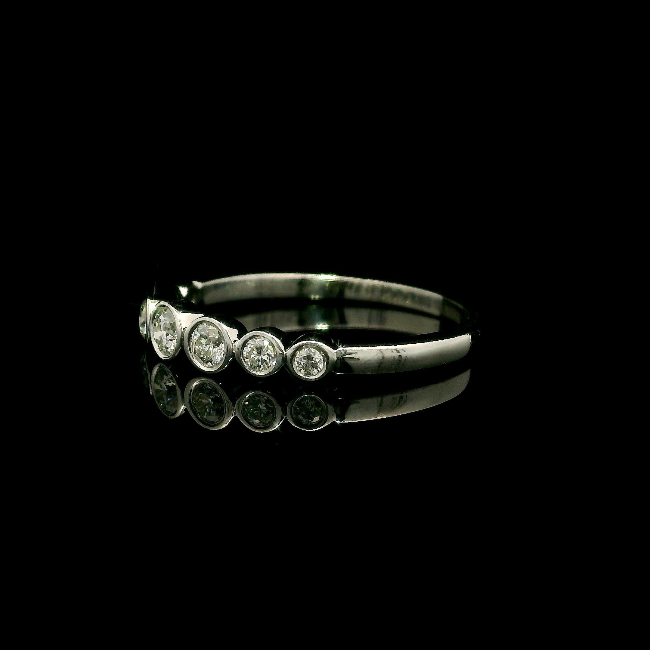 Tiffany & Co. Platinum 0.31ctw Graduated Bezel Diamond Jazz Band Ring In Excellent Condition In Montclair, NJ