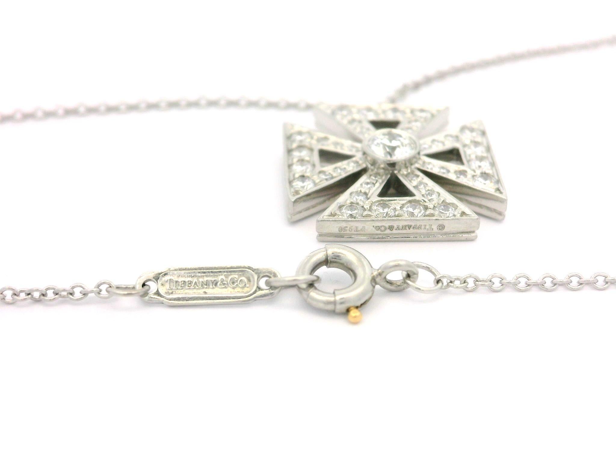 Tiffany & Co. Pendentif croix de Malte de 0,52 carat poids total sur collier de 16 pouces en vente 6