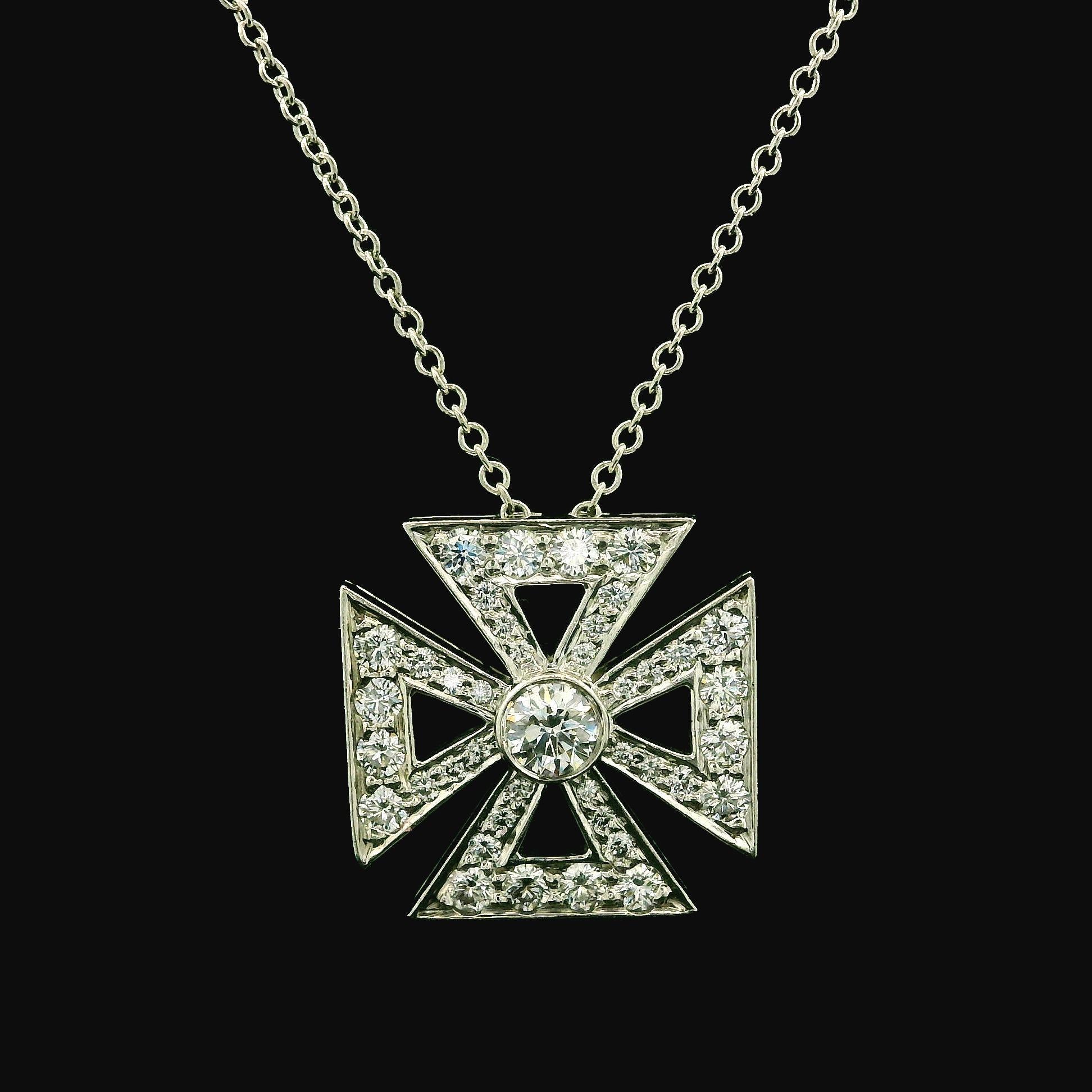 Tiffany & Co. Pendentif croix de Malte de 0,52 carat poids total sur collier de 16 pouces en vente 7