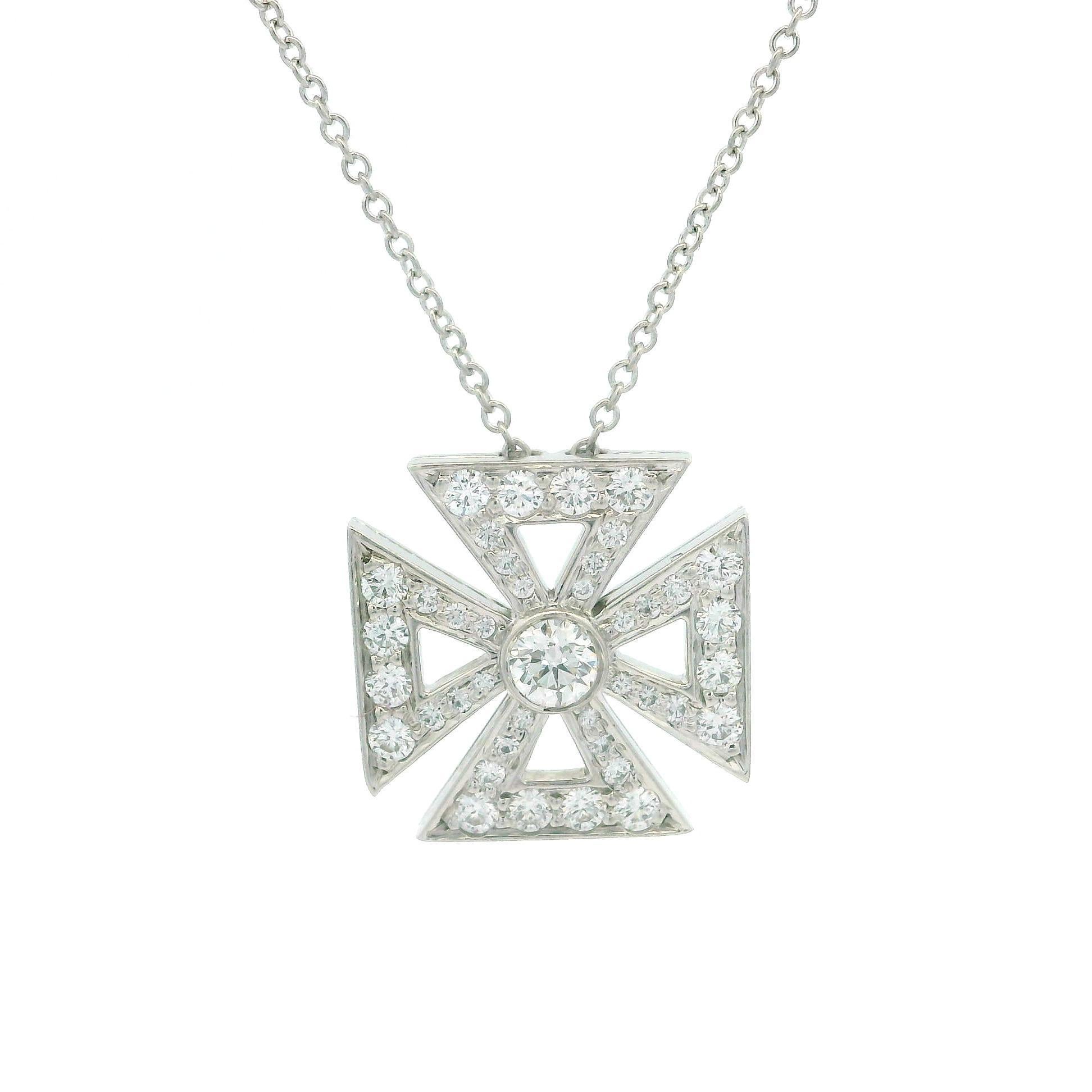 Tiffany & Co. Pendentif croix de Malte de 0,52 carat poids total sur collier de 16 pouces en vente 8