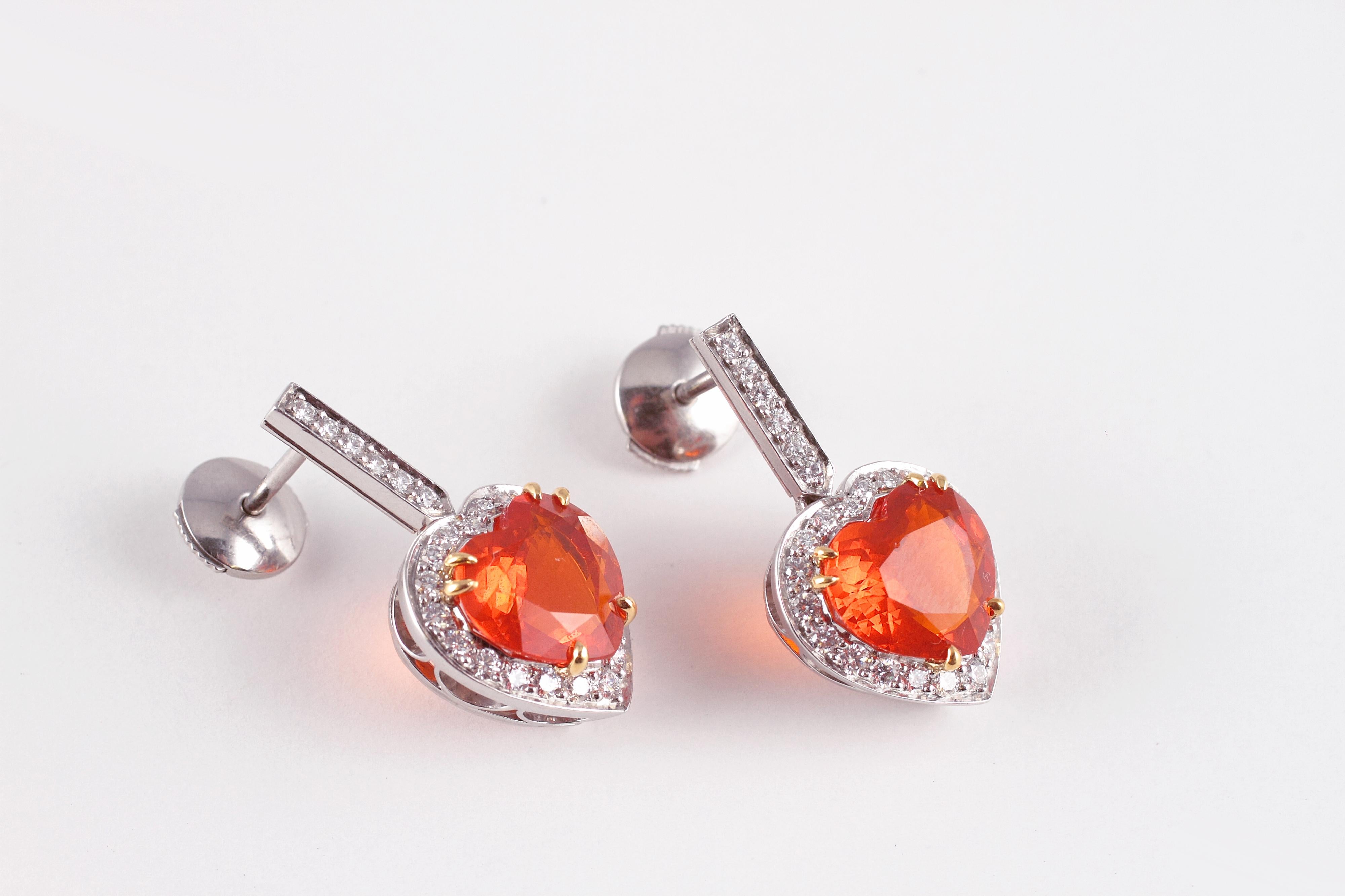 Tiffany & Co. Platin 0,58 Karat Diamant 3,75 Karat Feueropal-Ohrringe (Herzschliff) im Angebot