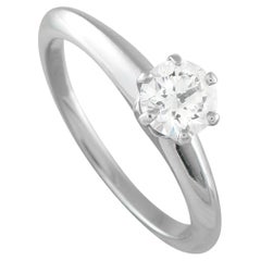 Tiffany 
Co. Bague de fiançailles en platine avec un diamant de 0,61 ct TI02-112025