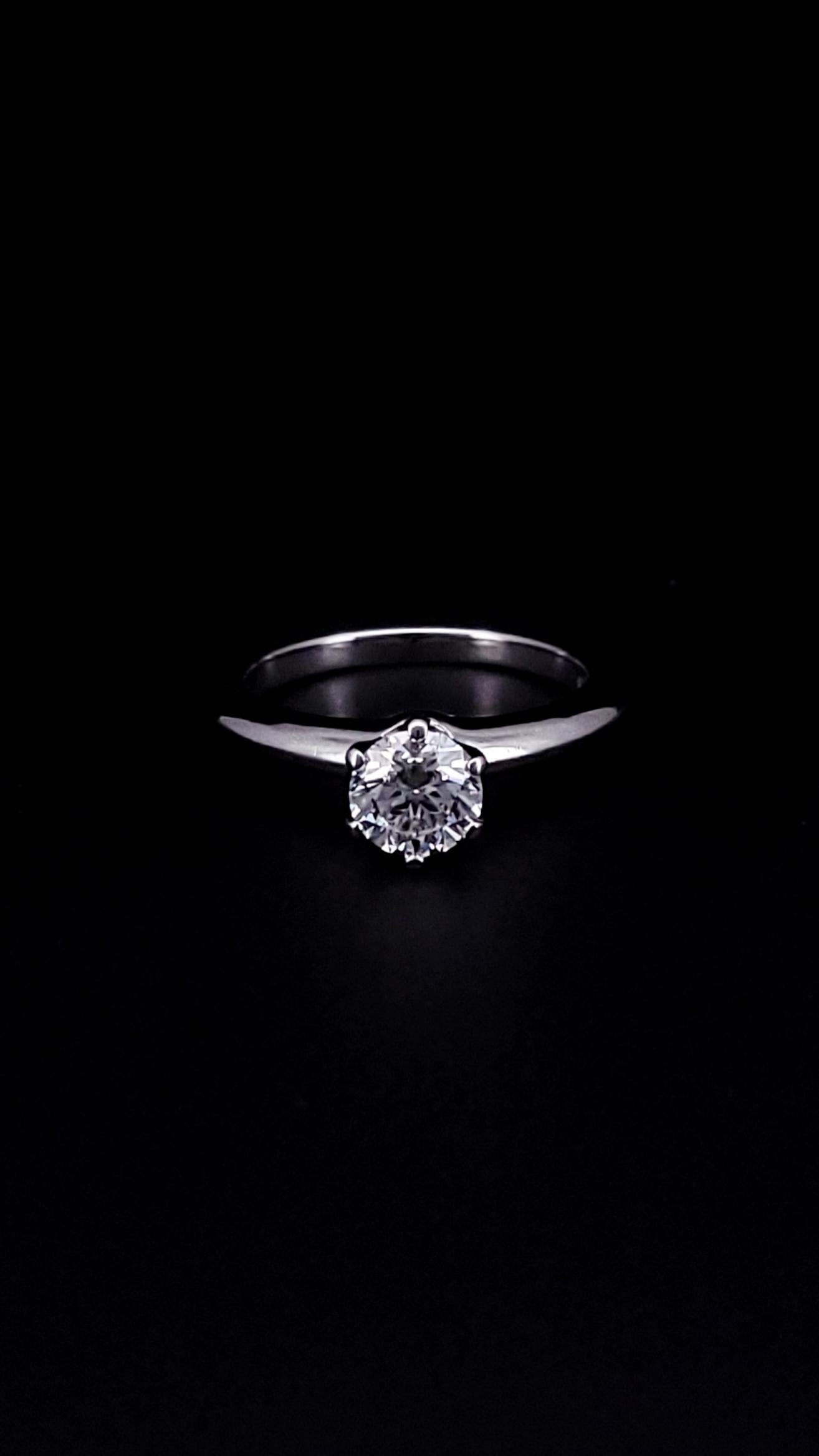 TIFFANY & CO. PLATINUM SOLITAIRE ENGAGEMENT RING

-Material: Platinum 950
-Size: 6
-Weight: 5.9 Grams
-Diamond: VS1-H, 5.91 x 5.96mm, 0.82ct
-Height: 7.3mm
-Shank: 1.8mm

*Includes Tiffany & Co. Box, Diamond Certificate, Warranty.
