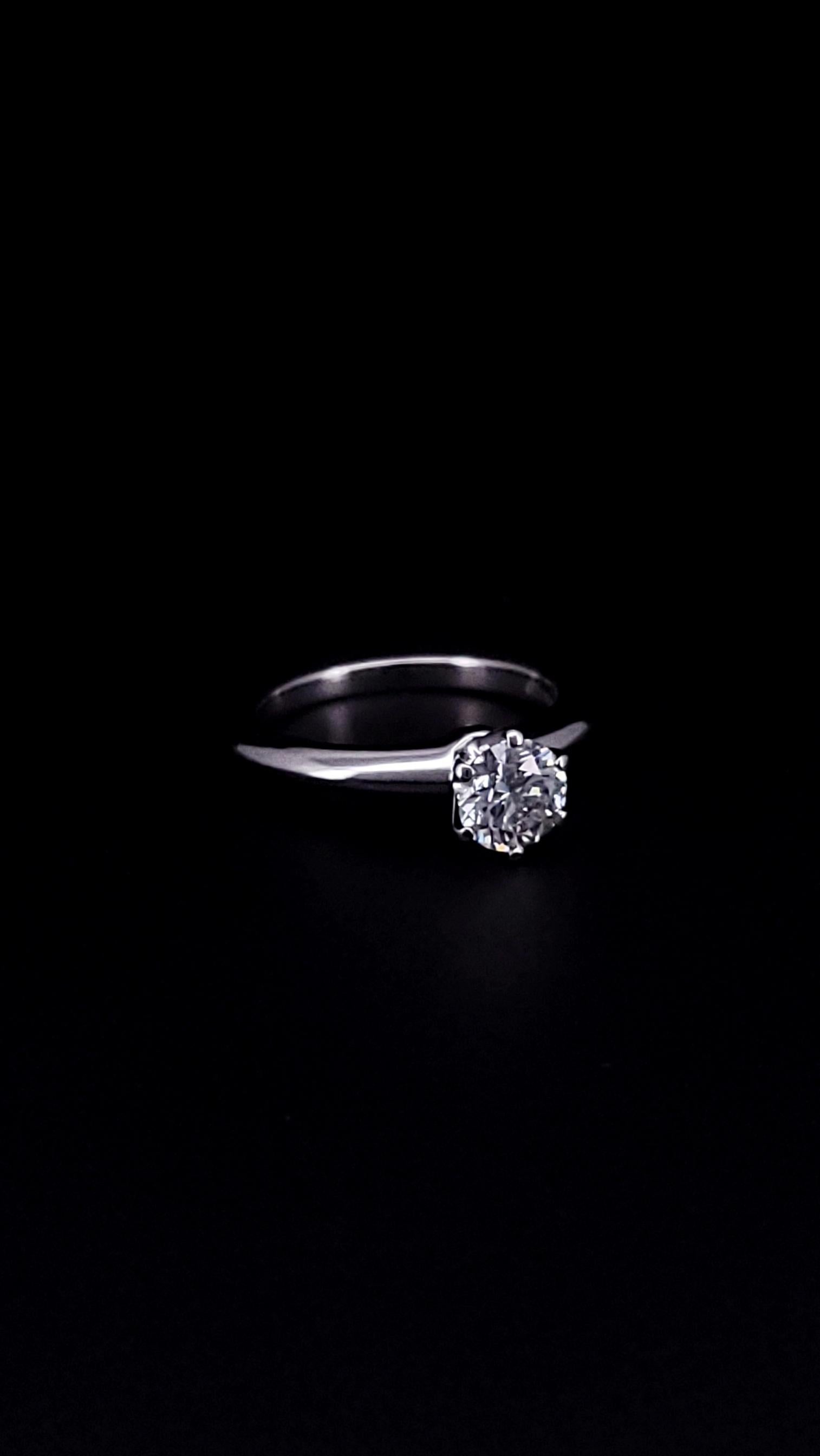 Round Cut Tiffany & Co. Platinum 0.82ct H VS1 Round Diamond Solitaire Engagement Ring For Sale