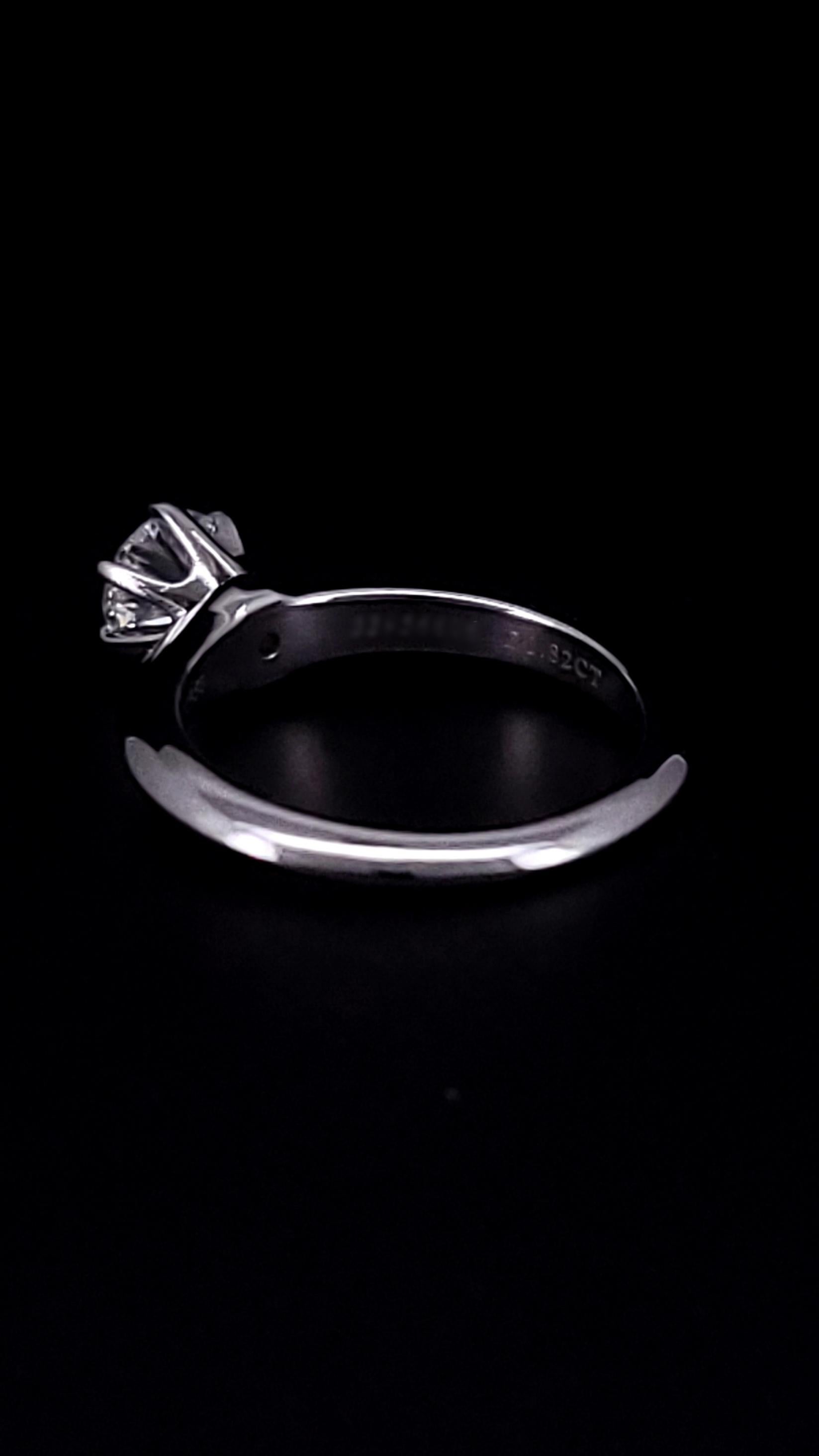 Tiffany & Co. Platinum 0.82ct H VS1 Round Diamond Solitaire Engagement Ring For Sale 3