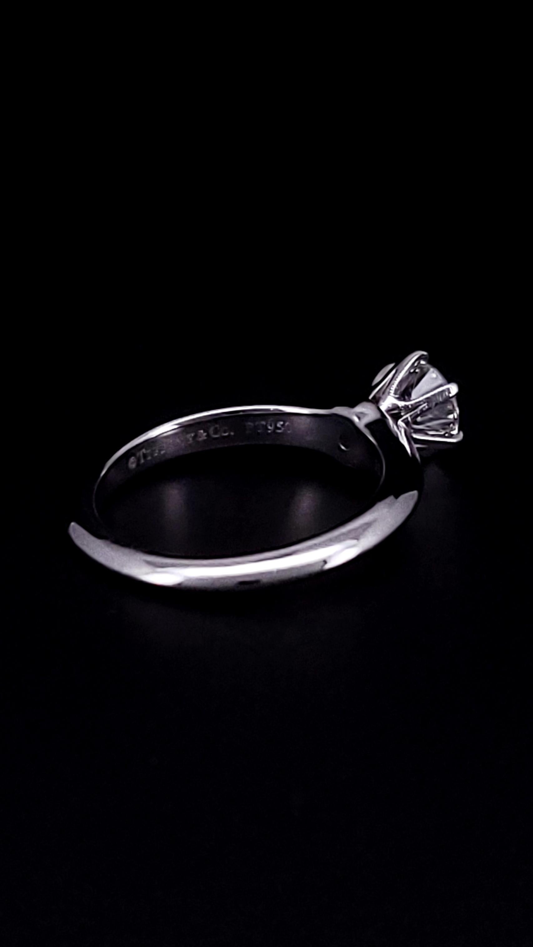 Tiffany & Co. Platinum 0.82ct H VS1 Round Diamond Solitaire Engagement Ring For Sale 4