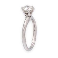 Tiffany & Co. Verlobungsring aus Platin mit einem runden Solitär-Diamanten von 0,92 Karat, I-VS1