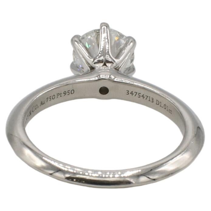 Tiffany & Co. Platin 1,01 Karat G VVS2 Verlobungsring mit rundem natürlichem Solitär (Moderne) im Angebot