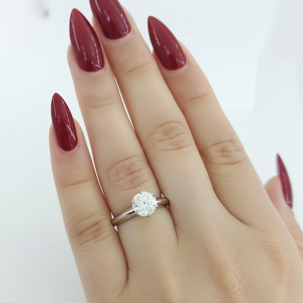 Taille ronde Tiffany & Co. Bague de fiançailles en platine avec diamant rond et brillant de 1,04 carat en vente