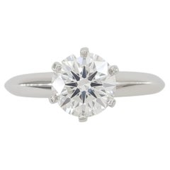 Tiffany 
Co. Anello di fidanzamento in platino con diamante tondo e brillante da 1,04 carati