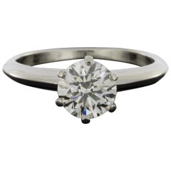 Tiffany & Co. Anillo de compromiso solitario de platino con diamante redondo de 1,15 quilates