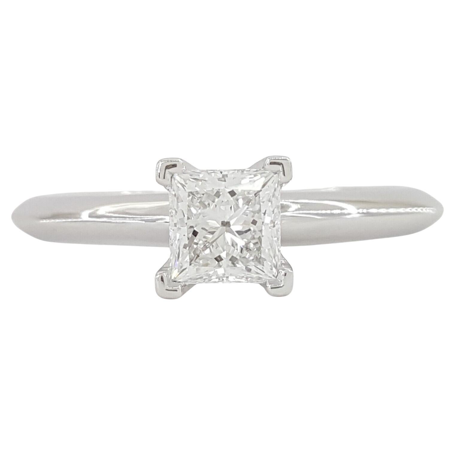 Tiffany & Co. Anillo de platino con diamante de talla brillante cuadrado Lucida de 1,19 ct