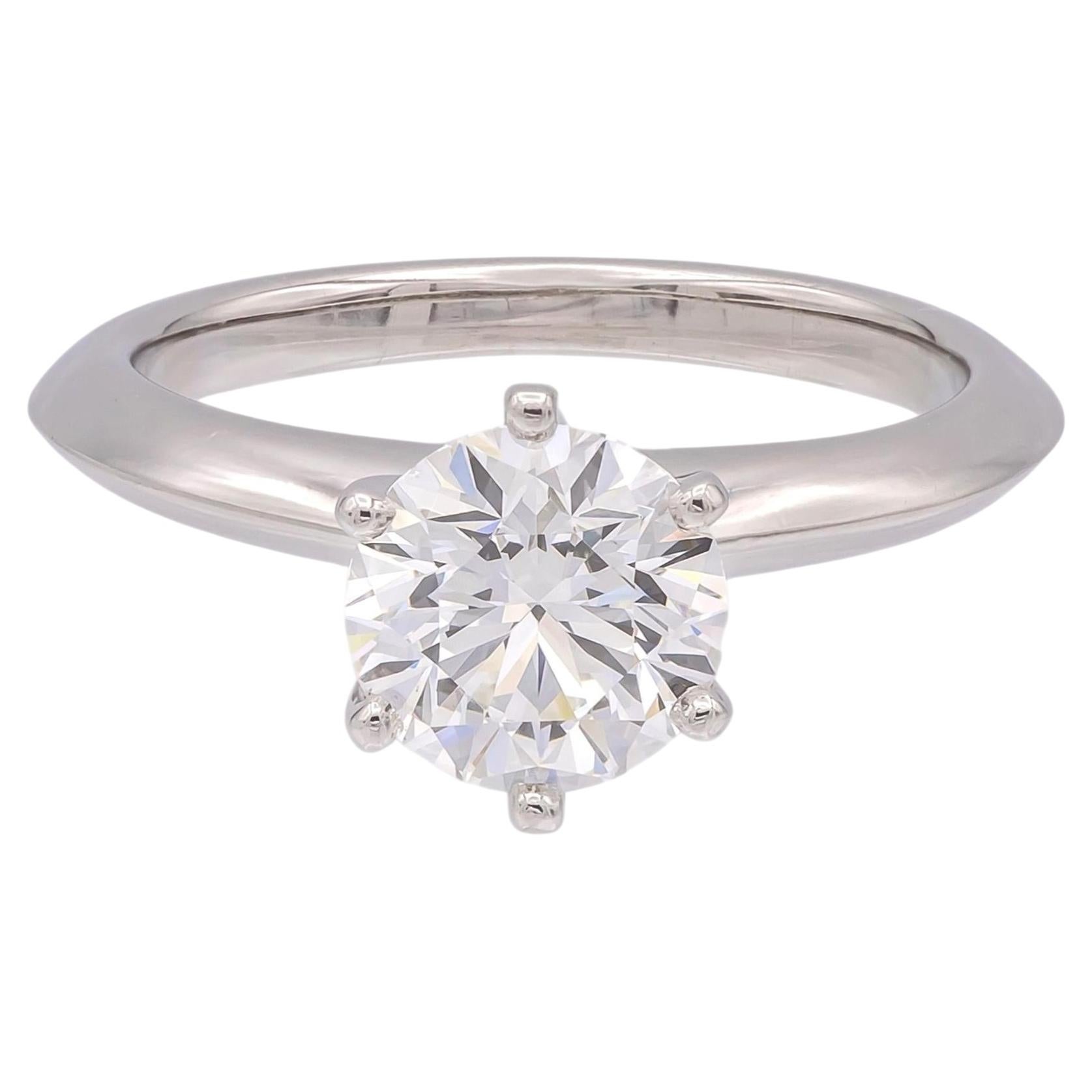 Tiffany & Co. Verlobungsring aus Platin mit einem runden Solitär-Diamanten von 1,22 Karat, F-VS2