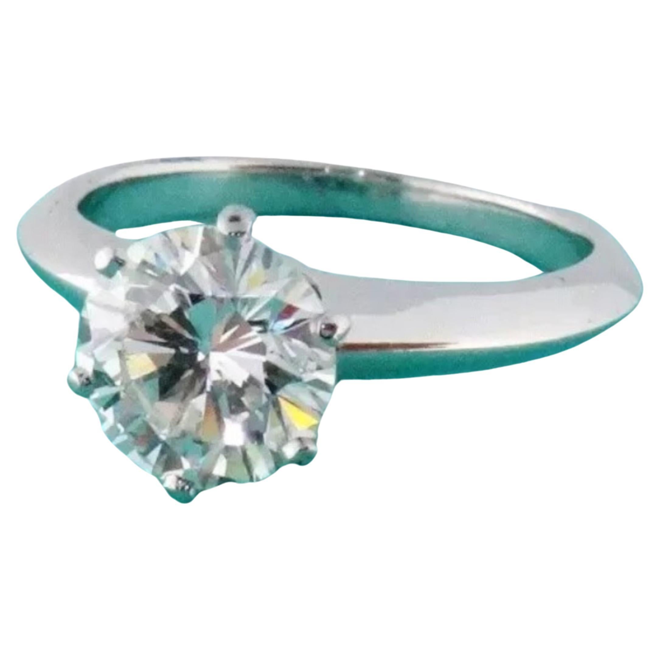 Taglio rotondo Tiffany & Co. Anello in platino con diamante tondo e brillante da 1,23 carati in vendita