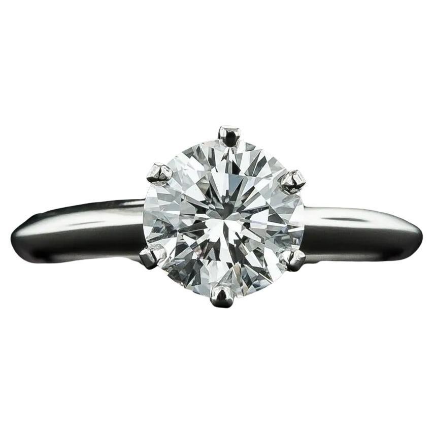 Tiffany 
Co. Anillo de Platino con Diamante Brillante Redondo de 1,23 Quilates