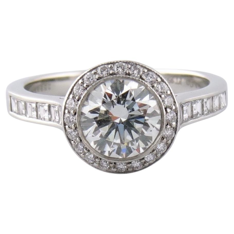 Tiffany
Co. Bague en platine avec diamant rond brillant de 1,25 carat, pureté VVS1