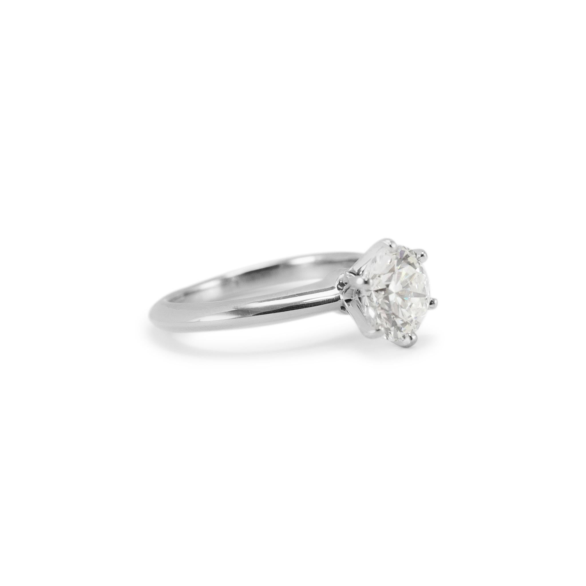 Tiffany & Co. Anillo de compromiso de diamantes redondo H VVS2 de 1,25 ct en platino Corte redondo en venta