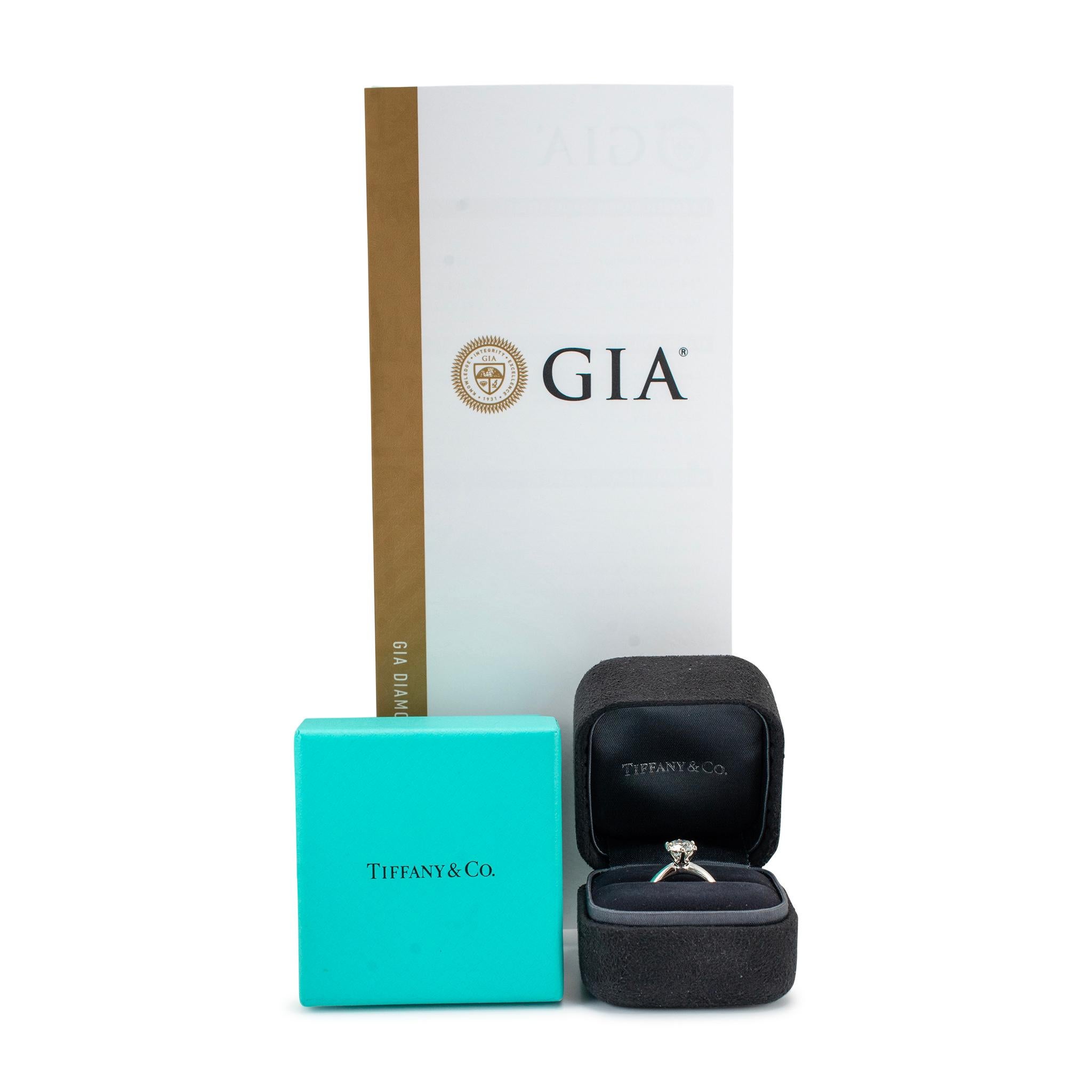Tiffany & Co. Anillo de compromiso de diamantes redondo H VVS2 de 1,25 ct en platino en venta 2