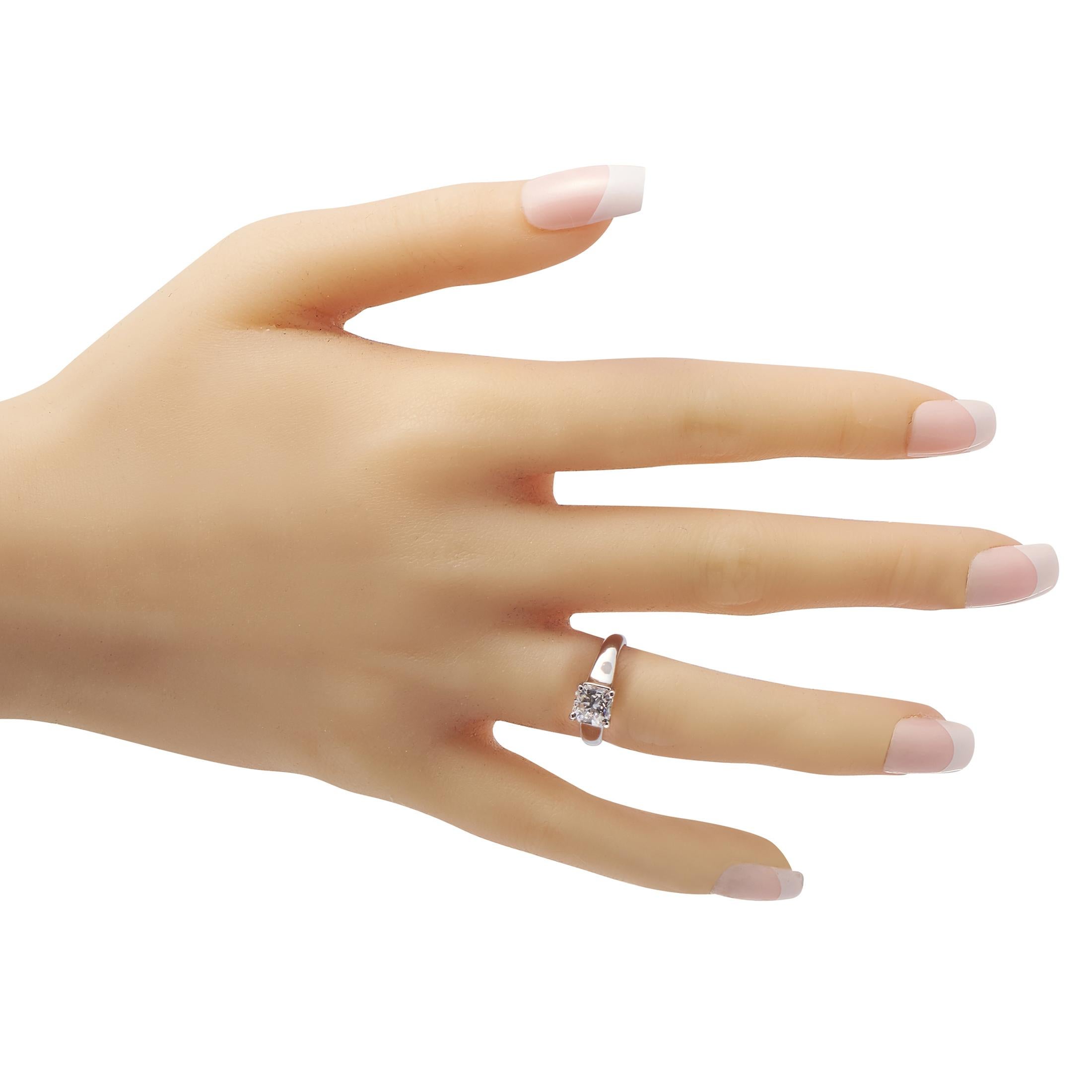 Tiffany & Co. Anillo Solitario de Platino con Diamante Lucida de 1,31ct Corte mixto en venta