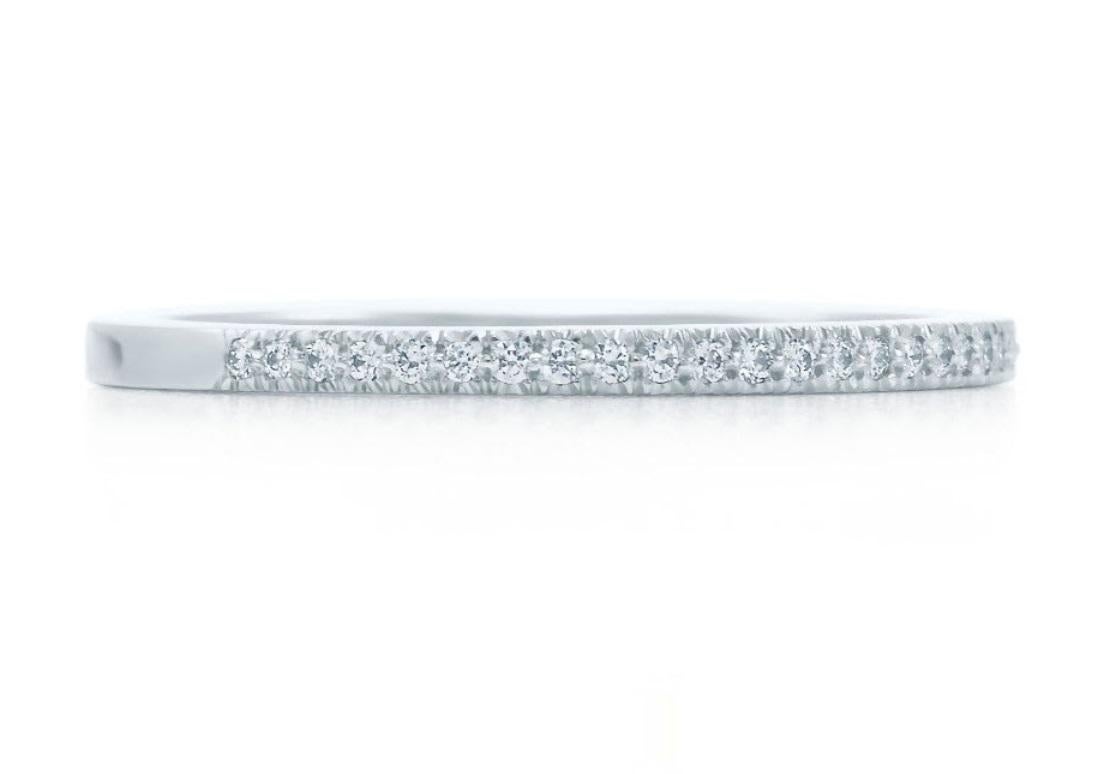 TIFFANY & Co. Bague à anneau Lucida en platine, diamant demi-cercle de 1,5 mm 5 en vente 1
