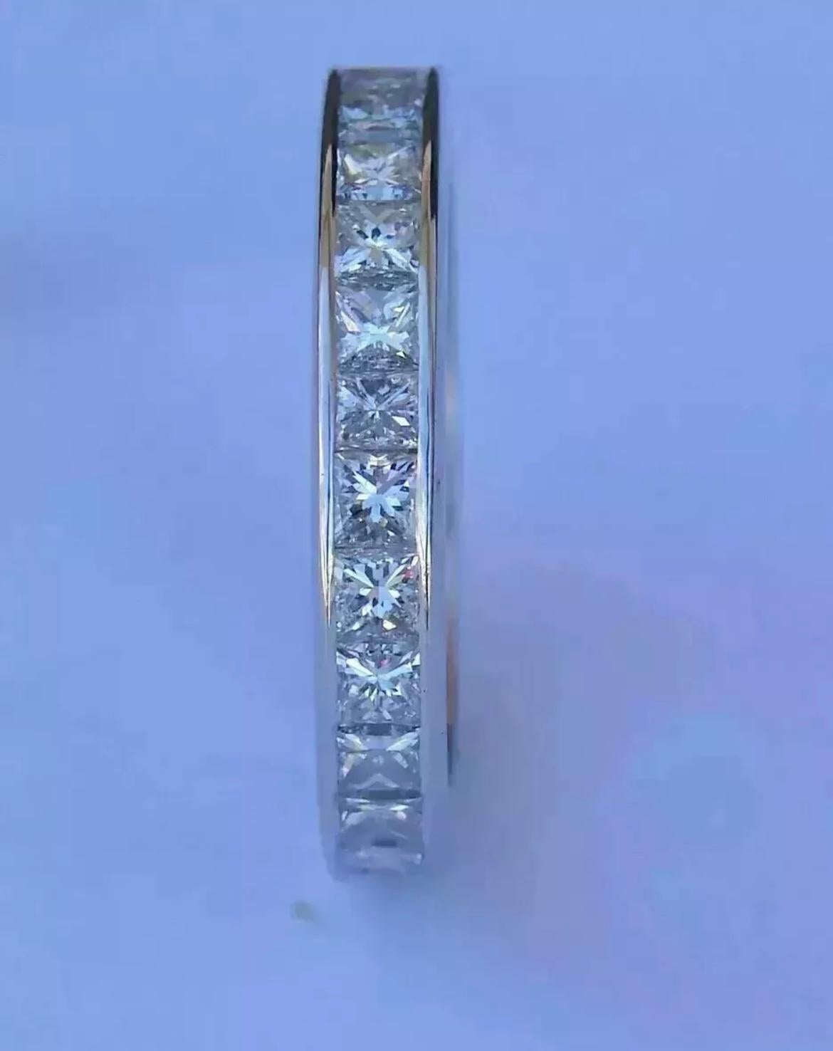 TIFFANY & CO. Platinum & 1.70 Carat Princess Cut Band Ring w/Pouch Box & Bag For Sale 1