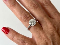 Tiffany & Co. Bague de fiançailles en platine avec diamant rond et brillant de 1,82 carat