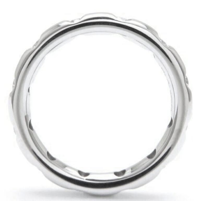 TIFFANY & Co. Platinum .18ct Diamond Bezet Band Ring 6.5 In Excellent Condition For Sale In Los Angeles, CA
