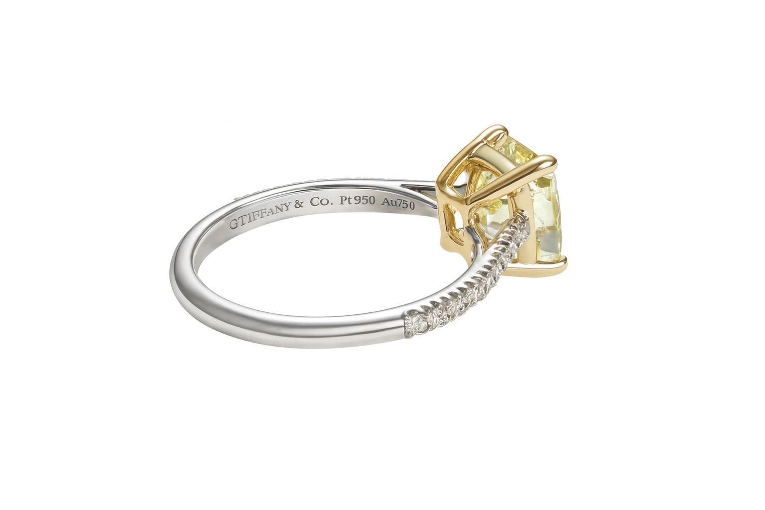 Taille coussin Tiffany & Co. Bague Novo Fancy Intense Yellow Cushion en platine et or 18 carats en vente