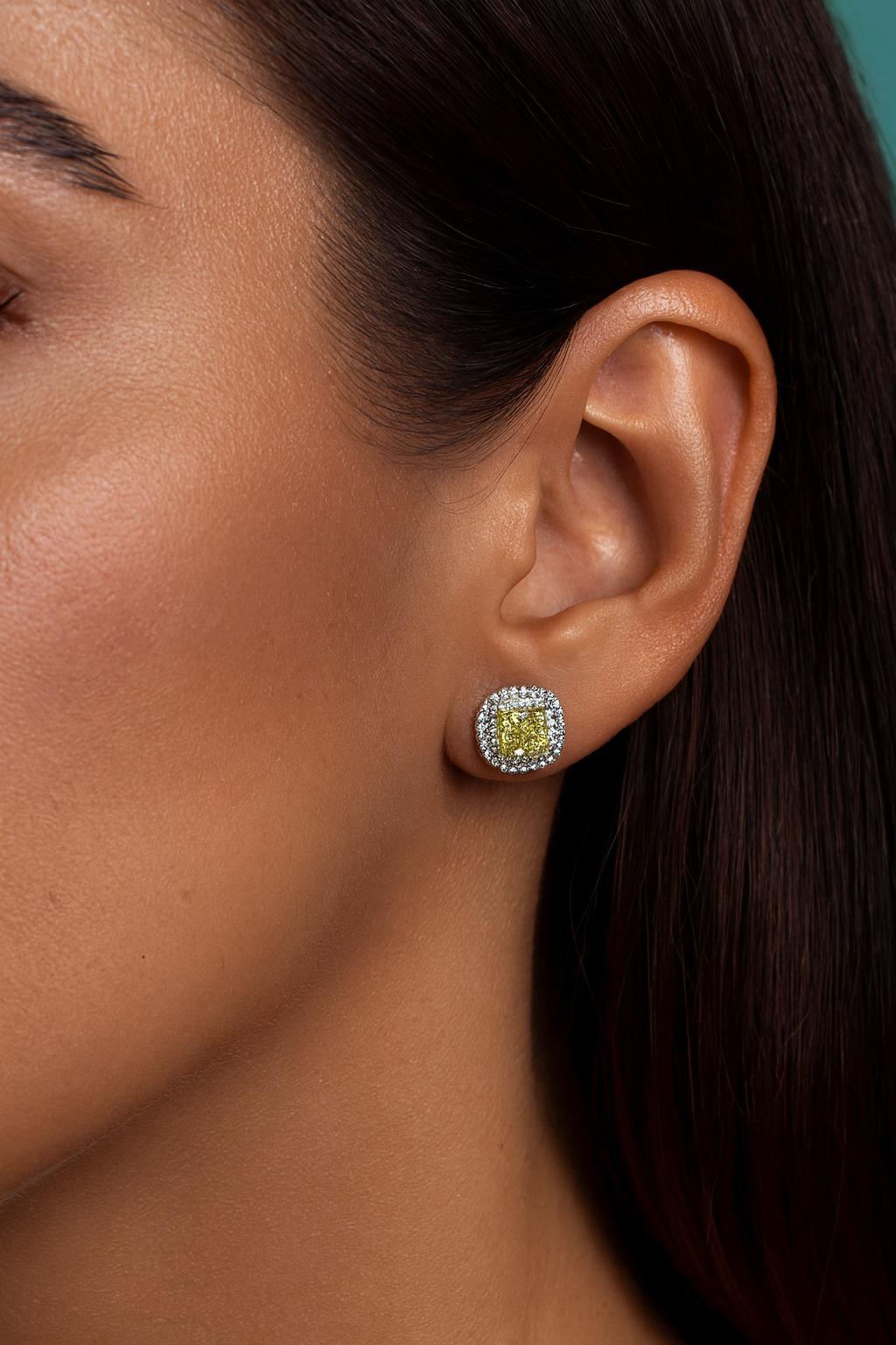 Tiffany & Co. Boucles d'oreilles en platine et or 18k Soleste Fancy Intense Yellow Neuf - En vente à Chicago, IL