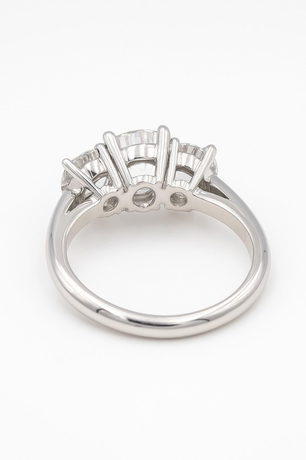 Tiffany & Co. Anello in platino con diamante rotondo taglio Brilliante da 2,01 carati D/VS1 In condizioni ottime in vendita a Chicago, IL