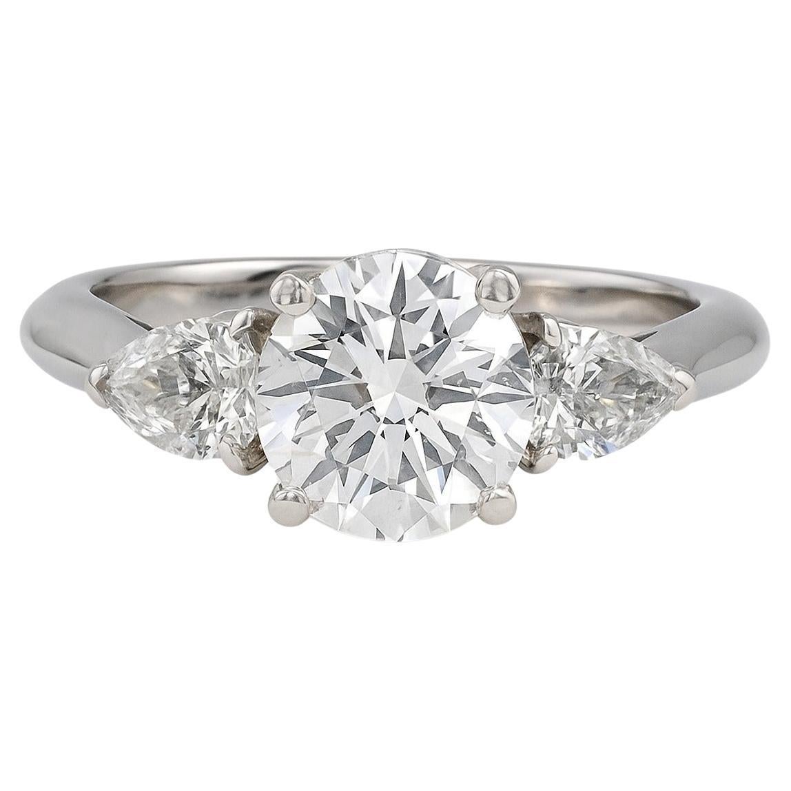 Tiffany
Co. Bague en platine 2,01 carats D/VS1 diamant rond taillé en brillant