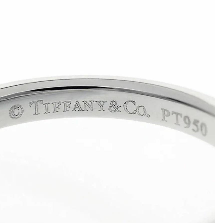 TIFFANY & Co. Platinum .20ct Diamond Lynn Ring 7 In Excellent Condition For Sale In Los Angeles, CA