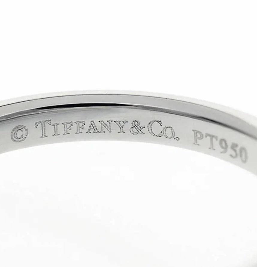 TIFFANY & Co. Platinum .20ct Diamond Lynn Ring 7 In Excellent Condition In Los Angeles, CA