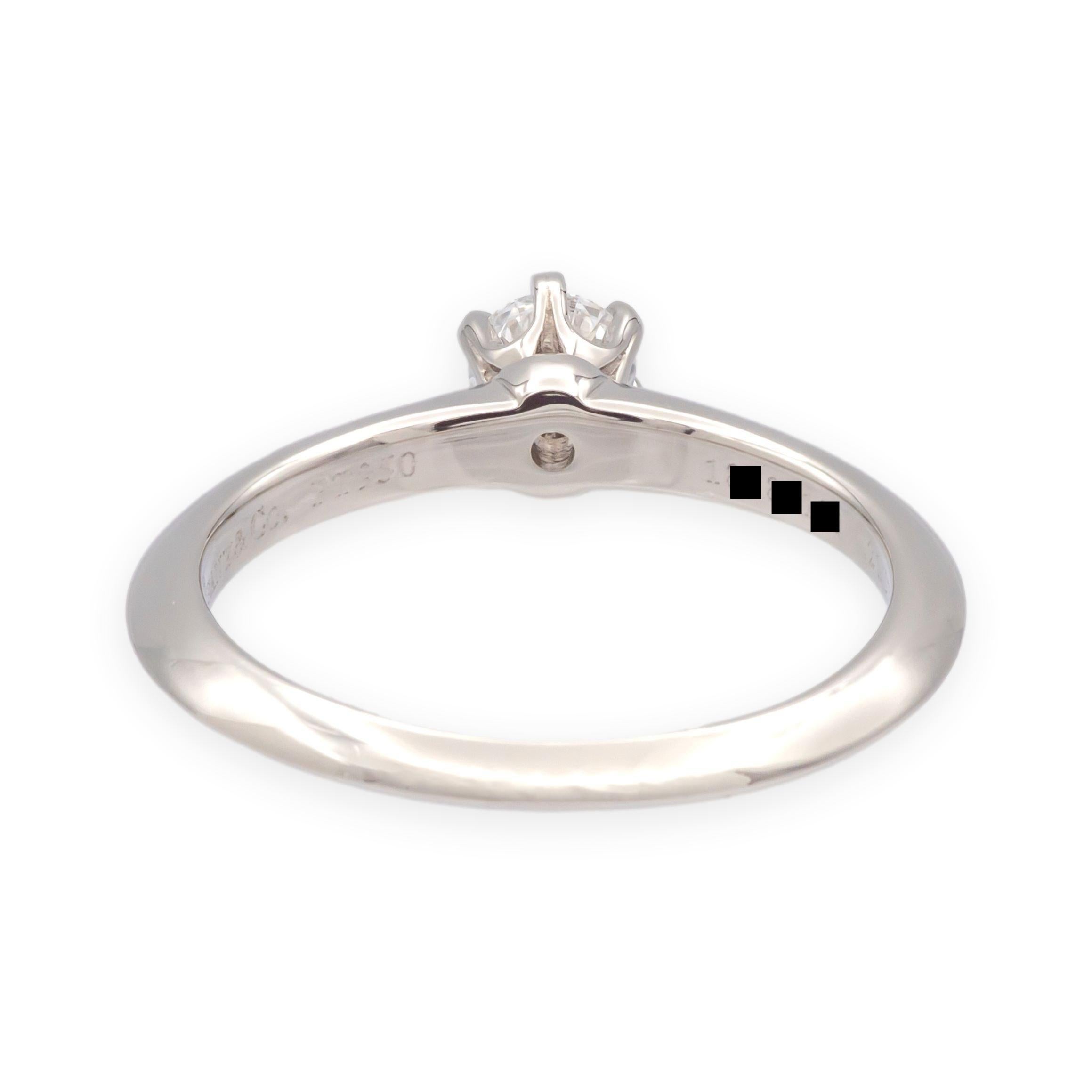 Taille brillant Tiffany & Co. Bague de fiançailles solitaire en platine avec diamant rond de 0,21 ct D VVS1 en vente