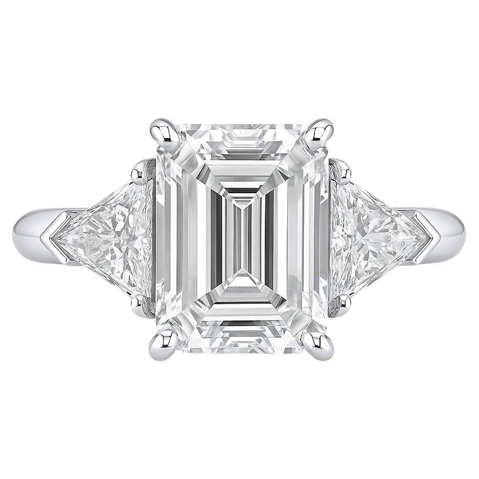 Tiffany
Co. Bague de fiançailles en platine avec diamant taille émeraude de 2,26 carats