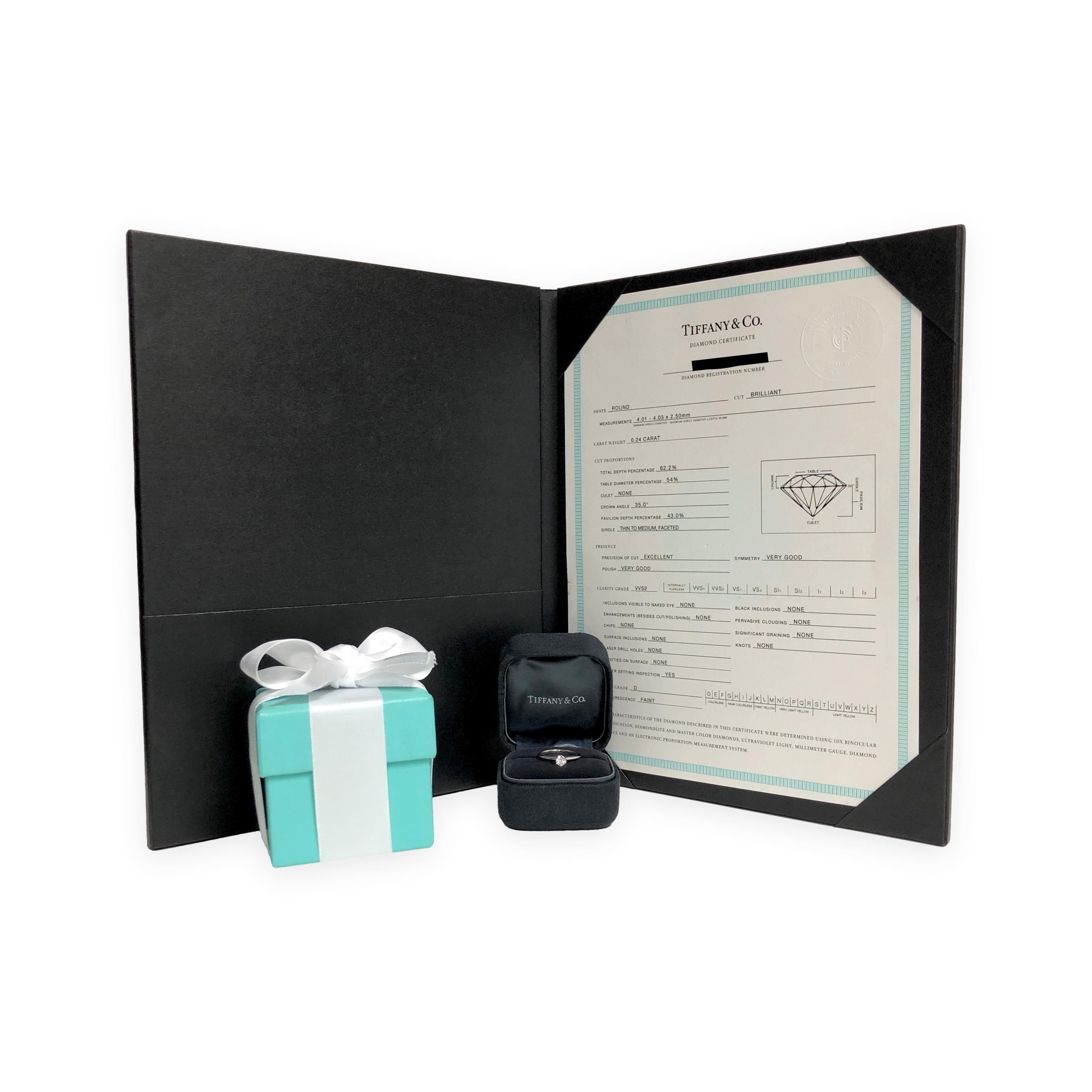 Tiffany & Co. Bague de fiançailles solitaire en platine avec un diamant de 0,24 ct D VVS2 en vente 2