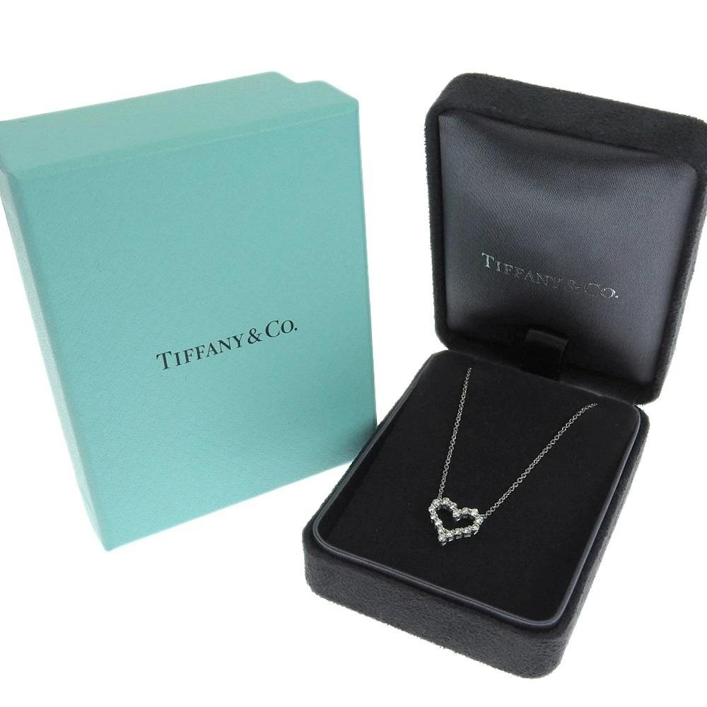 Women's TIFFANY & Co. Platinum .25ct Diamond Heart Pendant Necklace For Sale